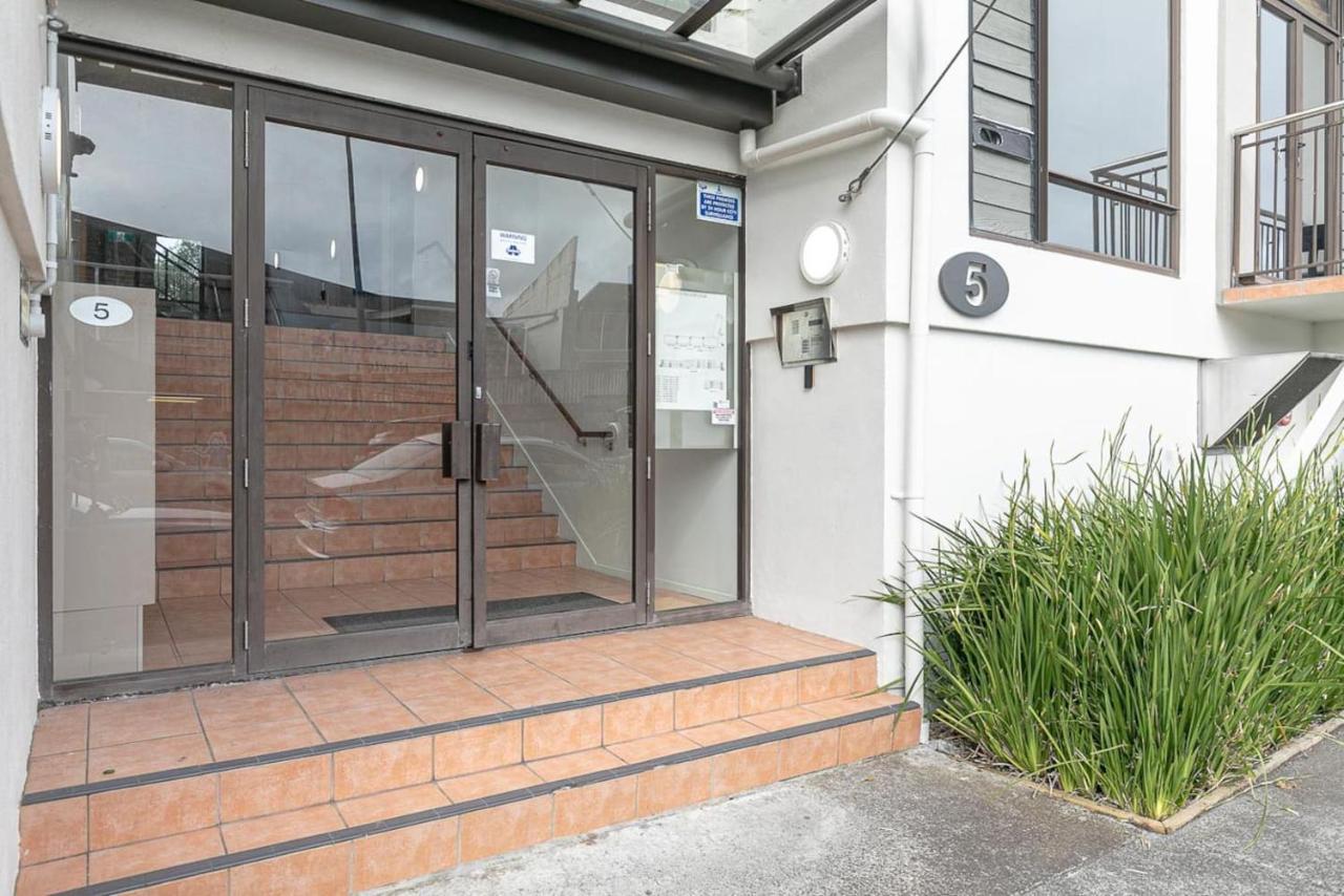 Roomy High-Ceiling Loft Apartment - Free Parking! Auckland Eksteriør billede